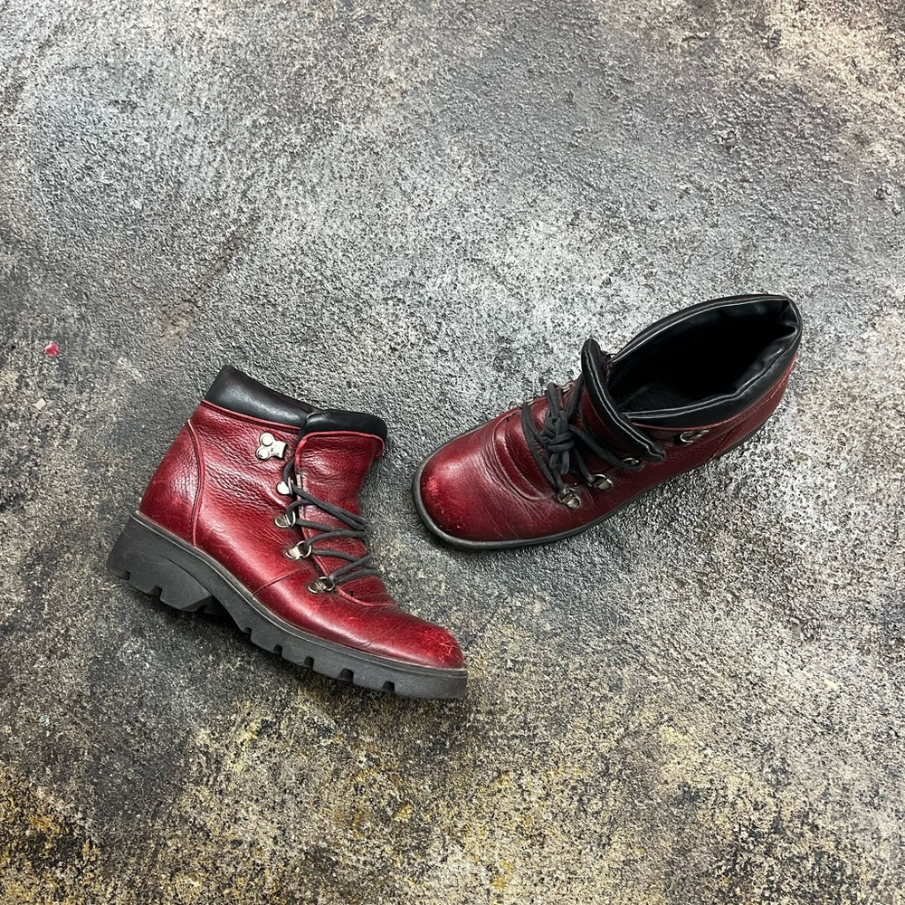 Vtg Santana CO. Red leather lace up hiking Danner boots - chunky sole sz 6.5